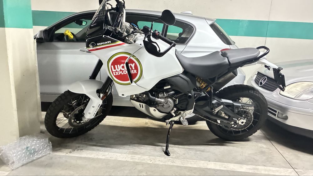Ducati DesertX - ano: 2022
