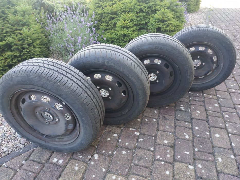 Komplet 4 opon letnich Dunlop 175/65 R14 + felgi stalowe Ford Fiesta