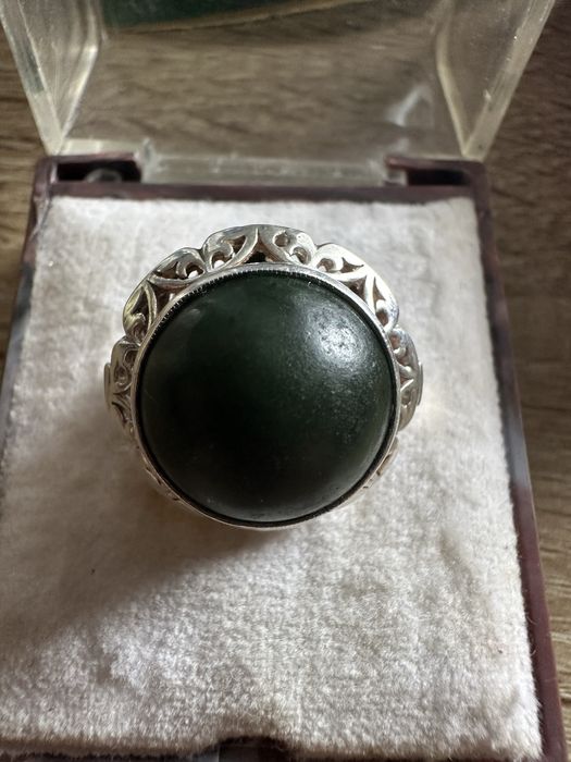 Warmet, Kultowa Koronka z Nefrytem r.15