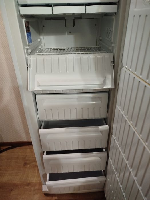 Морозильна камера Indesit No Frost