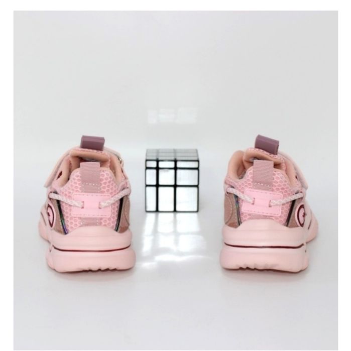 кросівки в ідеальному стані