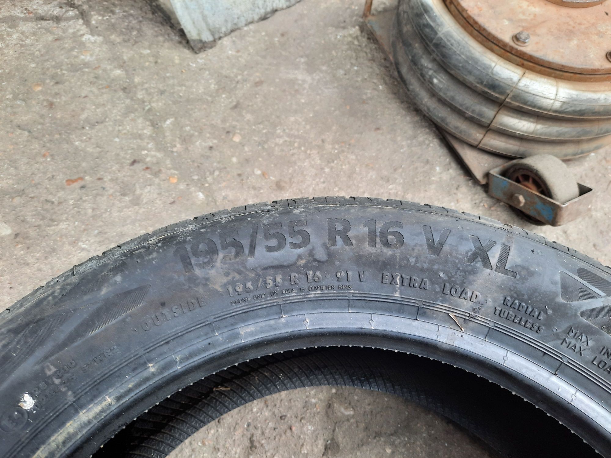 Komplet opon 195/55 R16 latnie