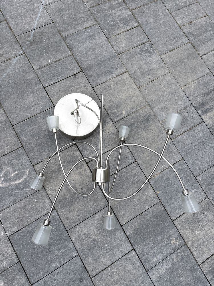 Lampa wiszaca do salonu