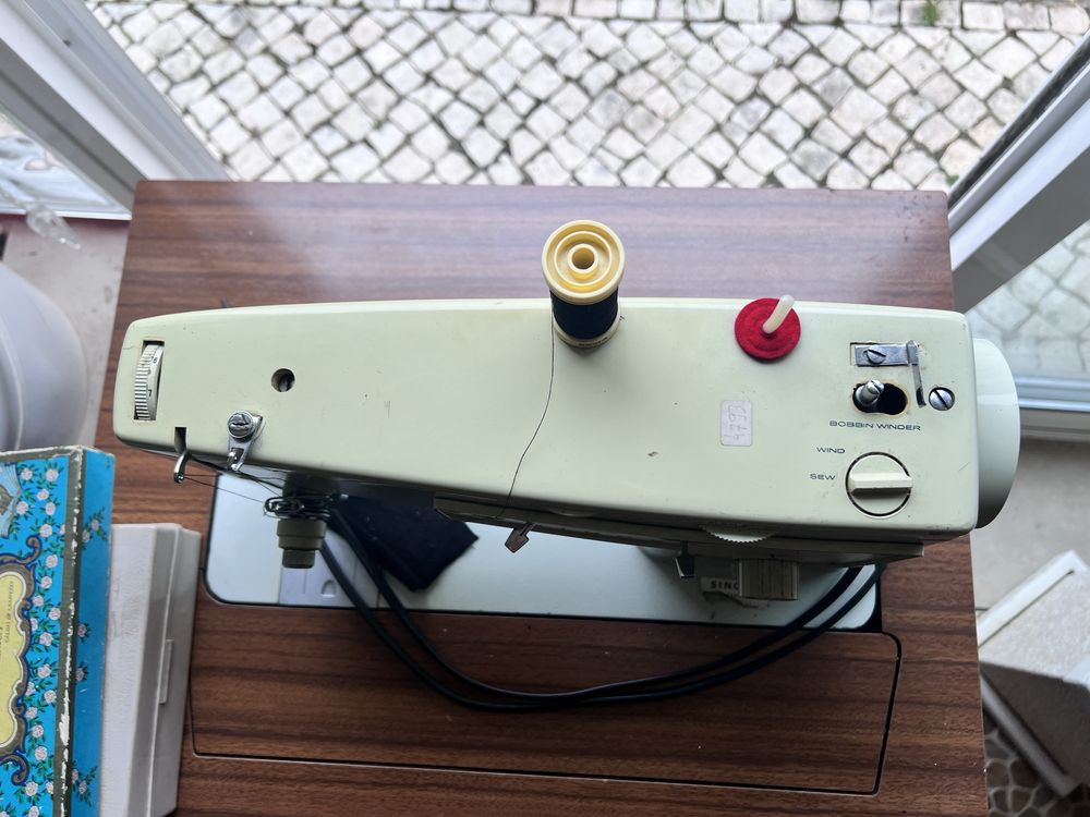 Maquina de costura electrica Singer