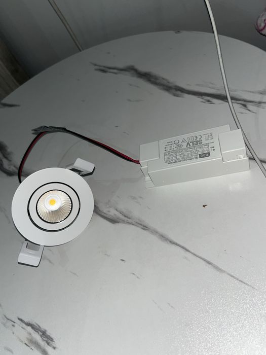 Oświetlenie wewnętrzne LED Trilux SncPoint 11W. 6sztuk 100 za szt.
