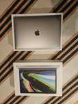 MacBook Pro 13 M2 2022
16GB Dysk 251GB ssd
8 rdzeni CPU
10 rdzeni gpu