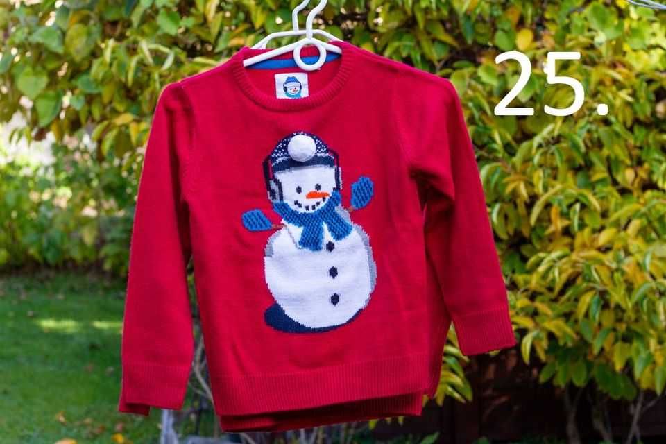 DWA SWETRY świąteczne r. 122 i 128