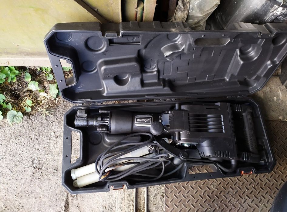 Отбойнік. Отбойний молоток. Перфоратор