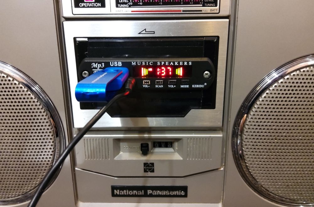 Радиоприёмник 80х с USB,Bluetooth,MicroSD,FM.