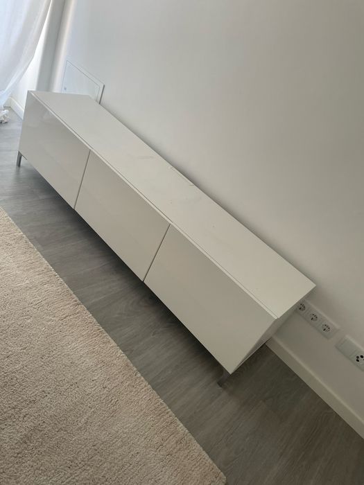 Consola modelo Besta IKEA