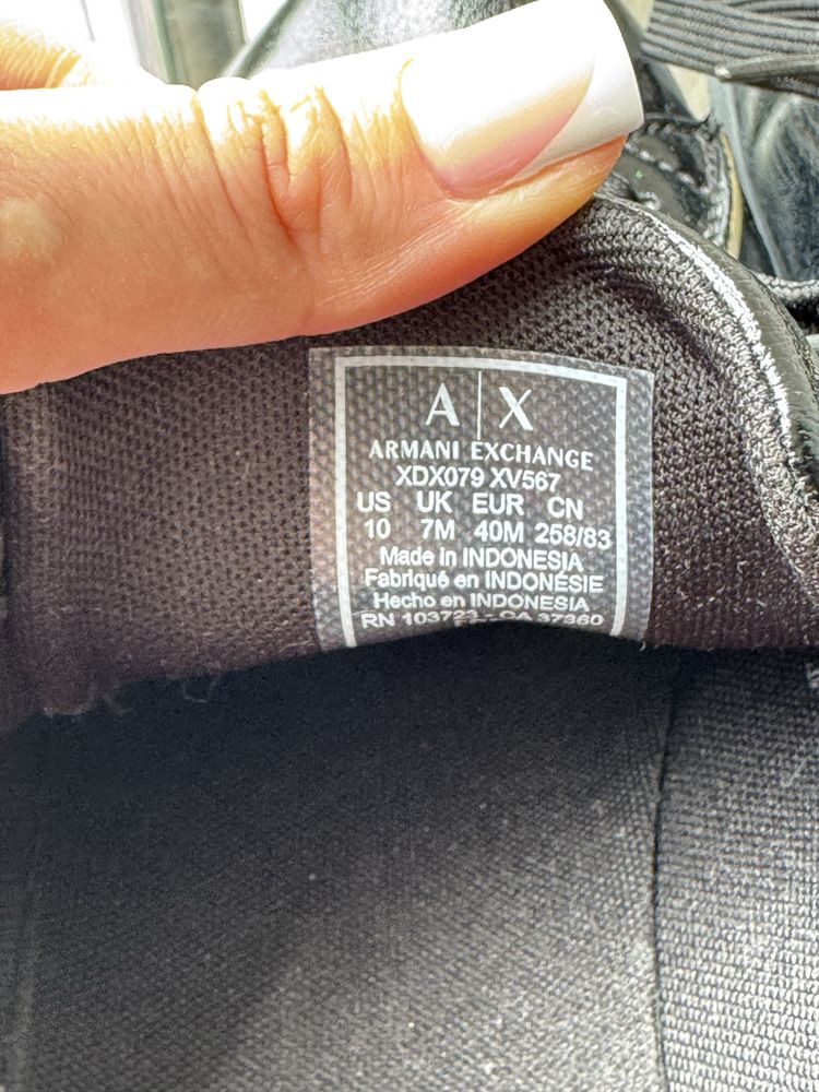 Жіночі кеди Armani Exchange 40,5 розмір