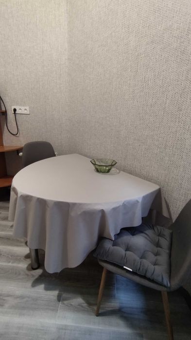 Сдам до травня. Від ріелтора. 2 кімнатна, Осипова/Троїцька.