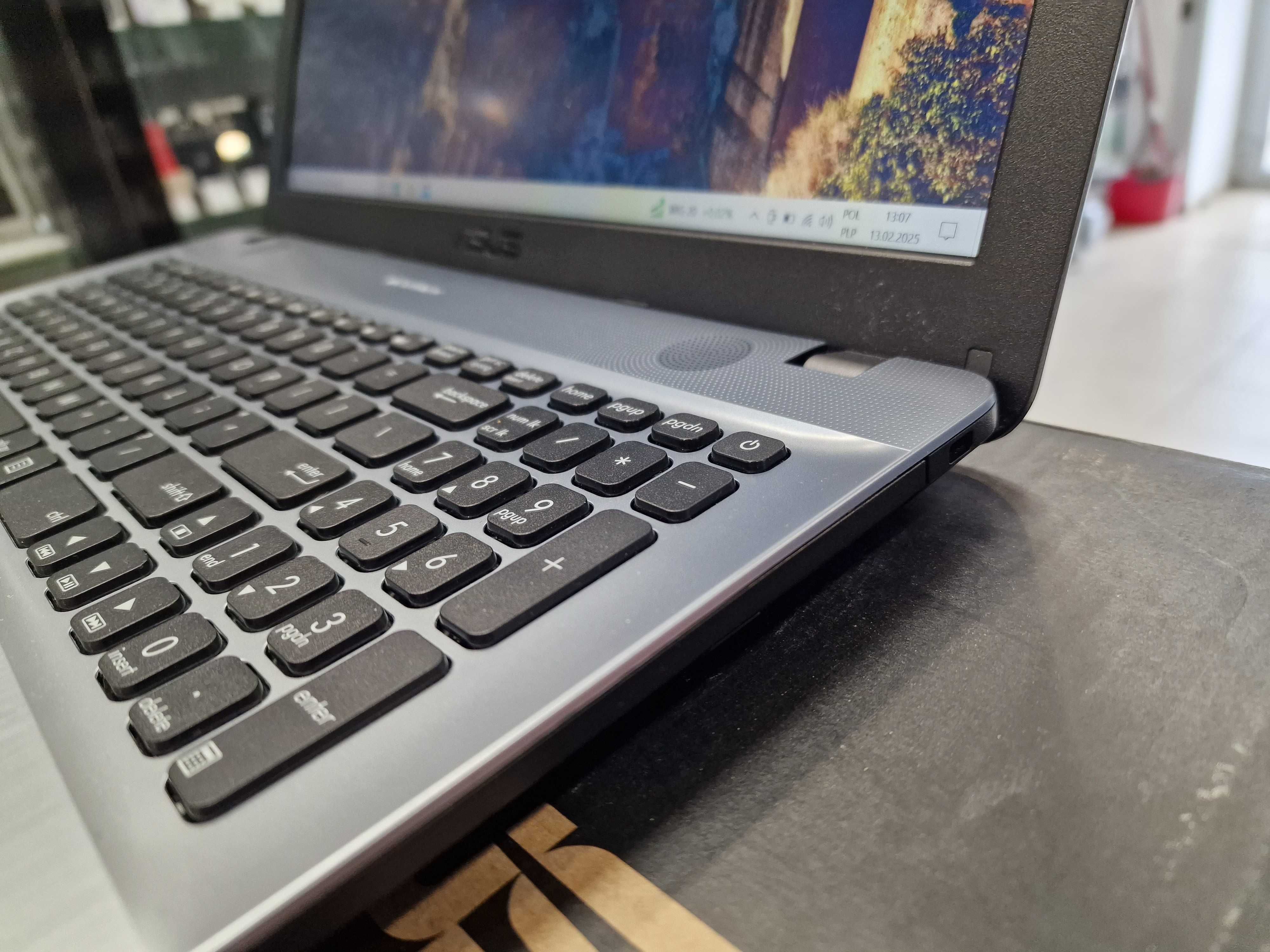 Asus Vivobook MAX X541SA/ Pentium N3700/ 4GB/ 128GB/ W10/ Grade A