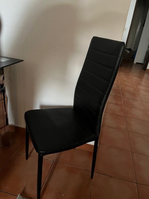 Mesa de Jantar incluindo 4 cadeiras