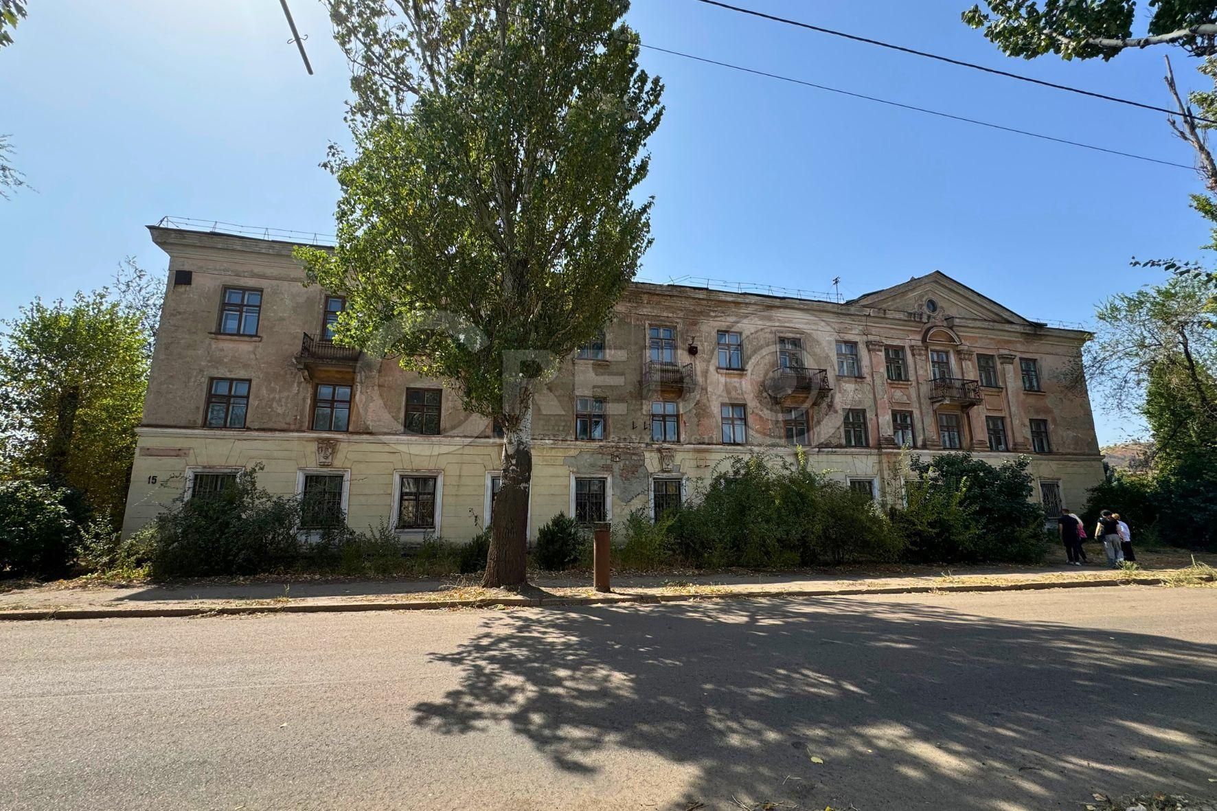 Продаж окремої 3-х поверхової будівлі, р-н Фрунзе
