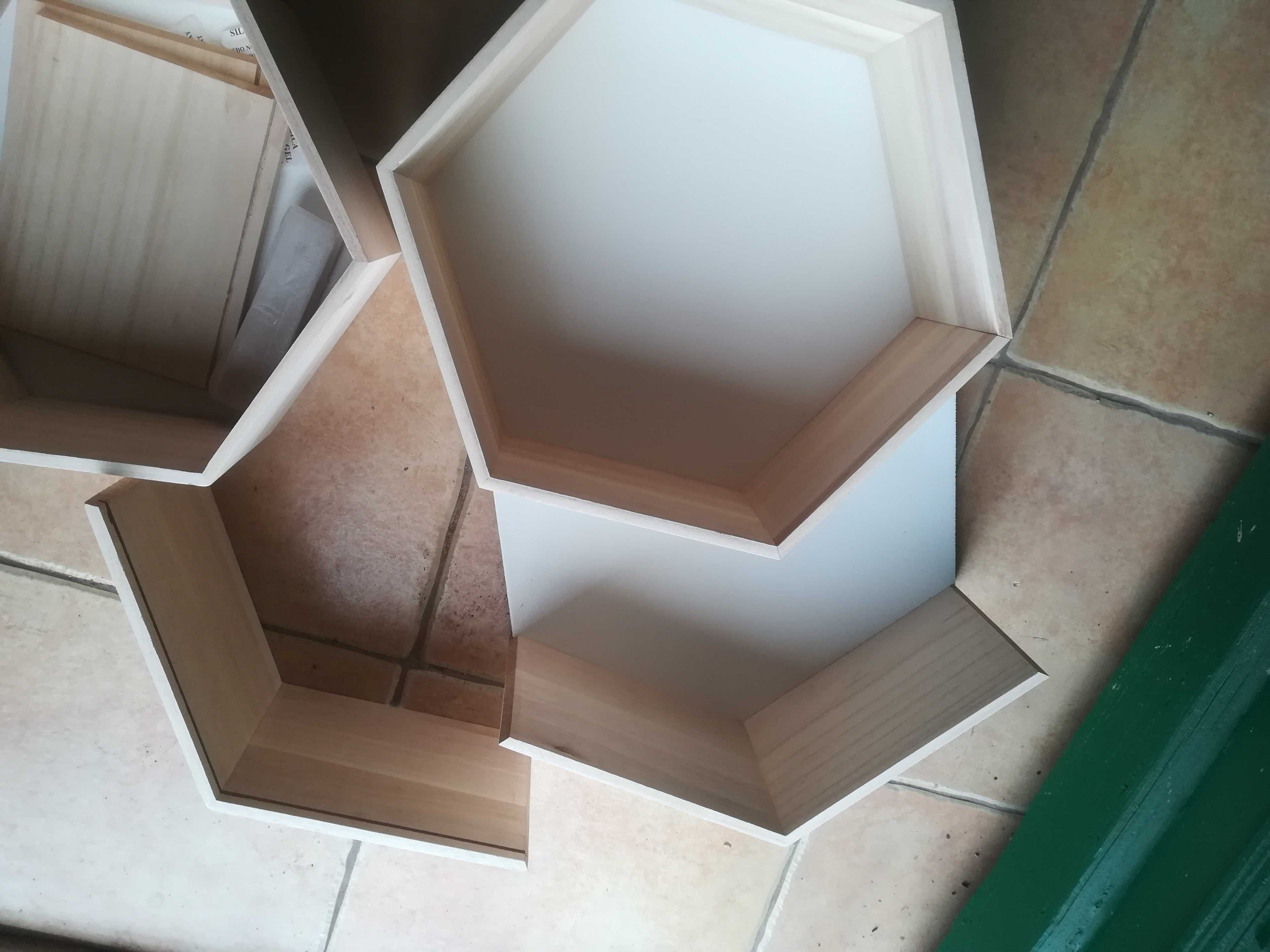 Półki "plaster miodu"