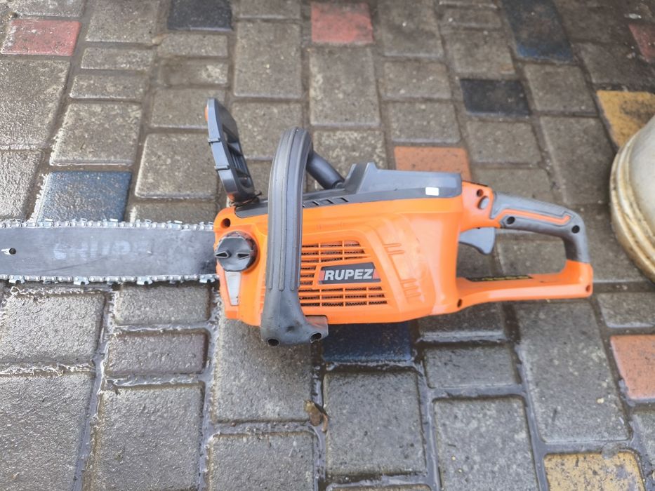 Акумуляторна пила rupez