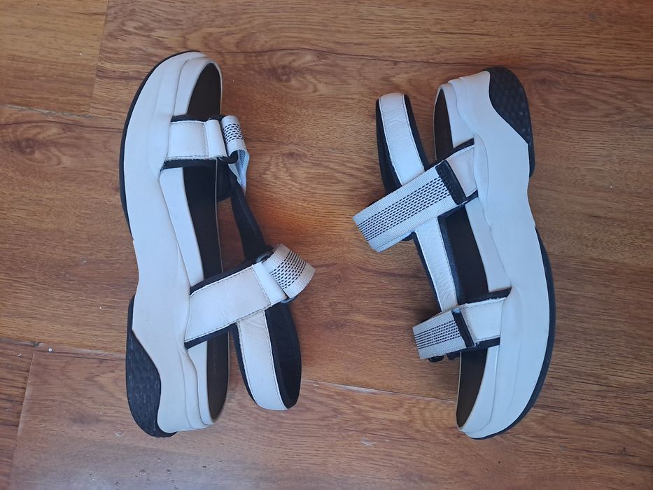 АКЦІЯ. Рр 39 VAGABOND фірмові шкіряні босоніжки сандалі на платформі