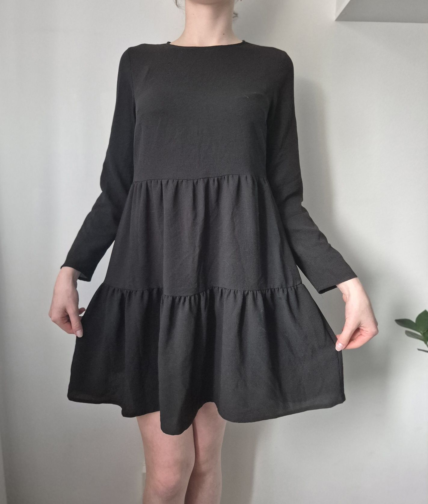 Czarna sukienka typu babydoll, zakończenie roku szkolnego