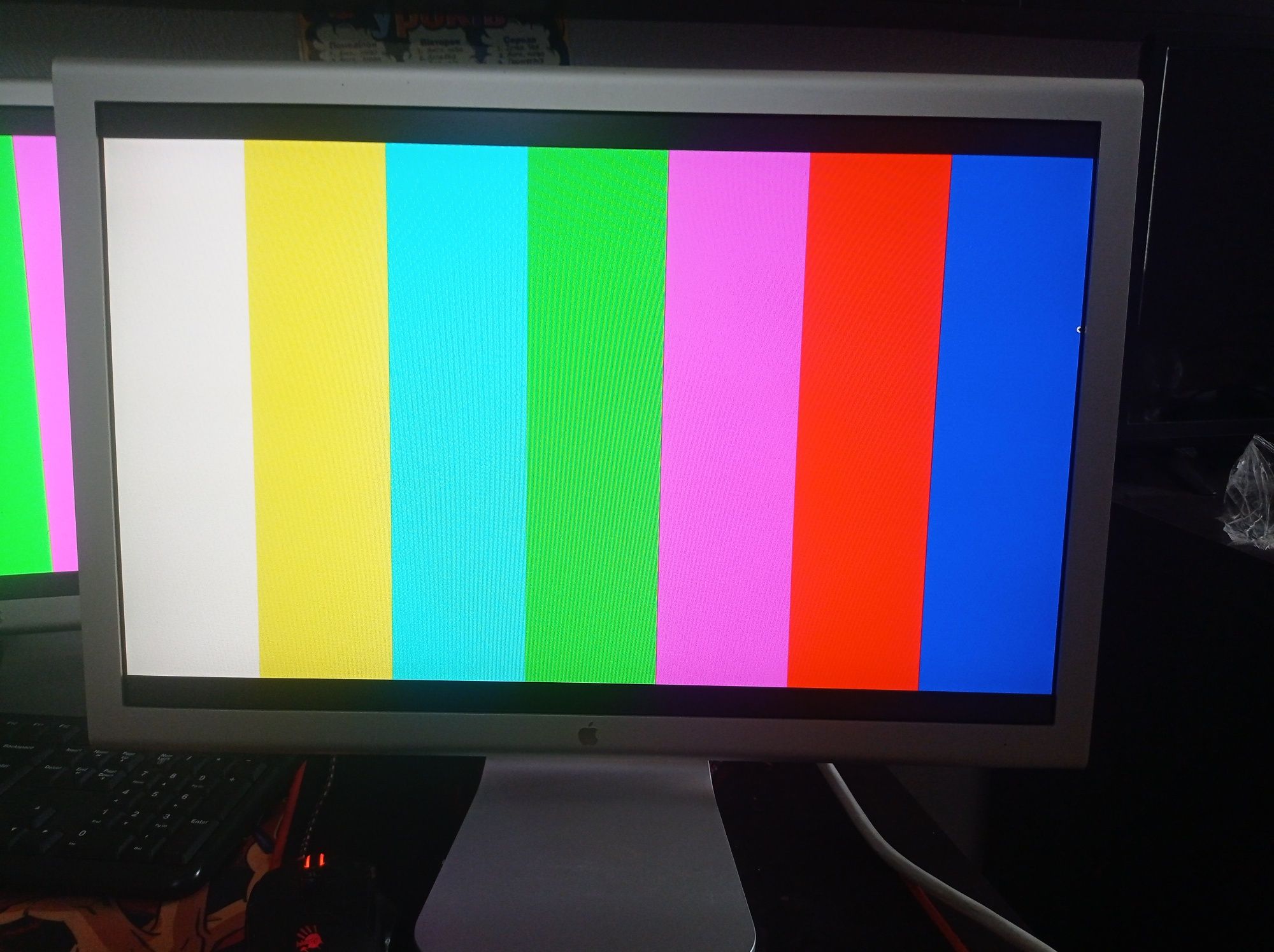 Монитор Apple cinema display