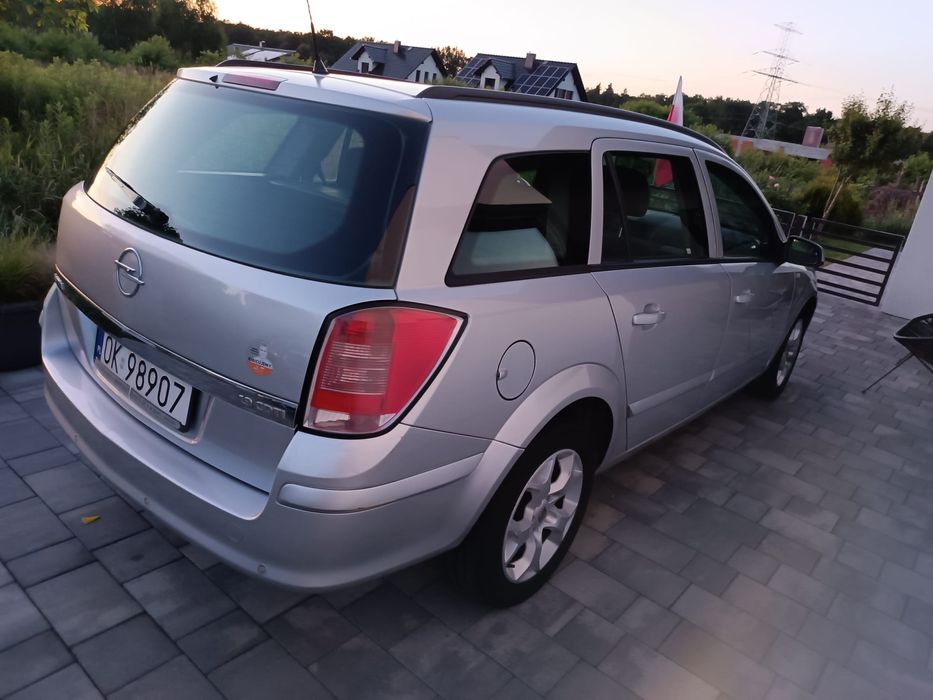 Opel Astra limitowana wersja Panorama Tempomat Klima Alu zamiana
