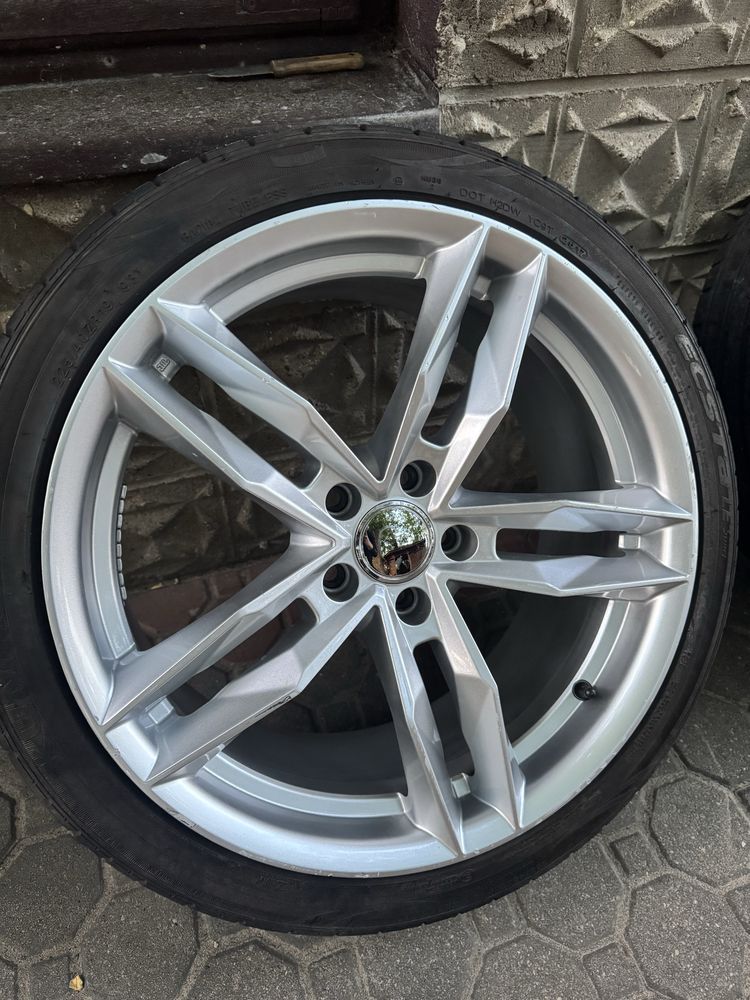 Felgi 19 wzór RS3 5x112 z oponami.