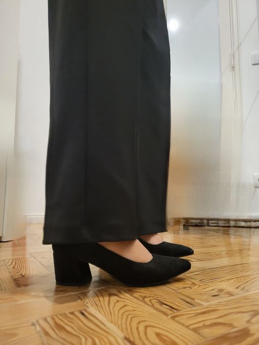 Sapatos de salto alto pretos | Lefties