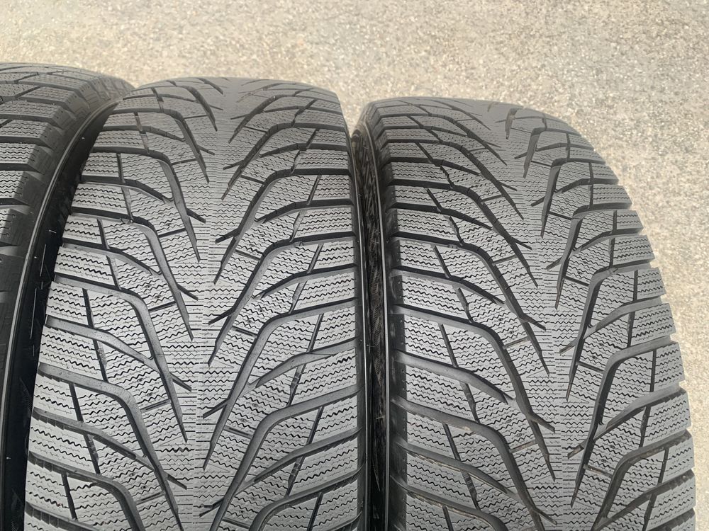 Шини Hankook Winter i*cept IZ3 X 235/65 R18 нові