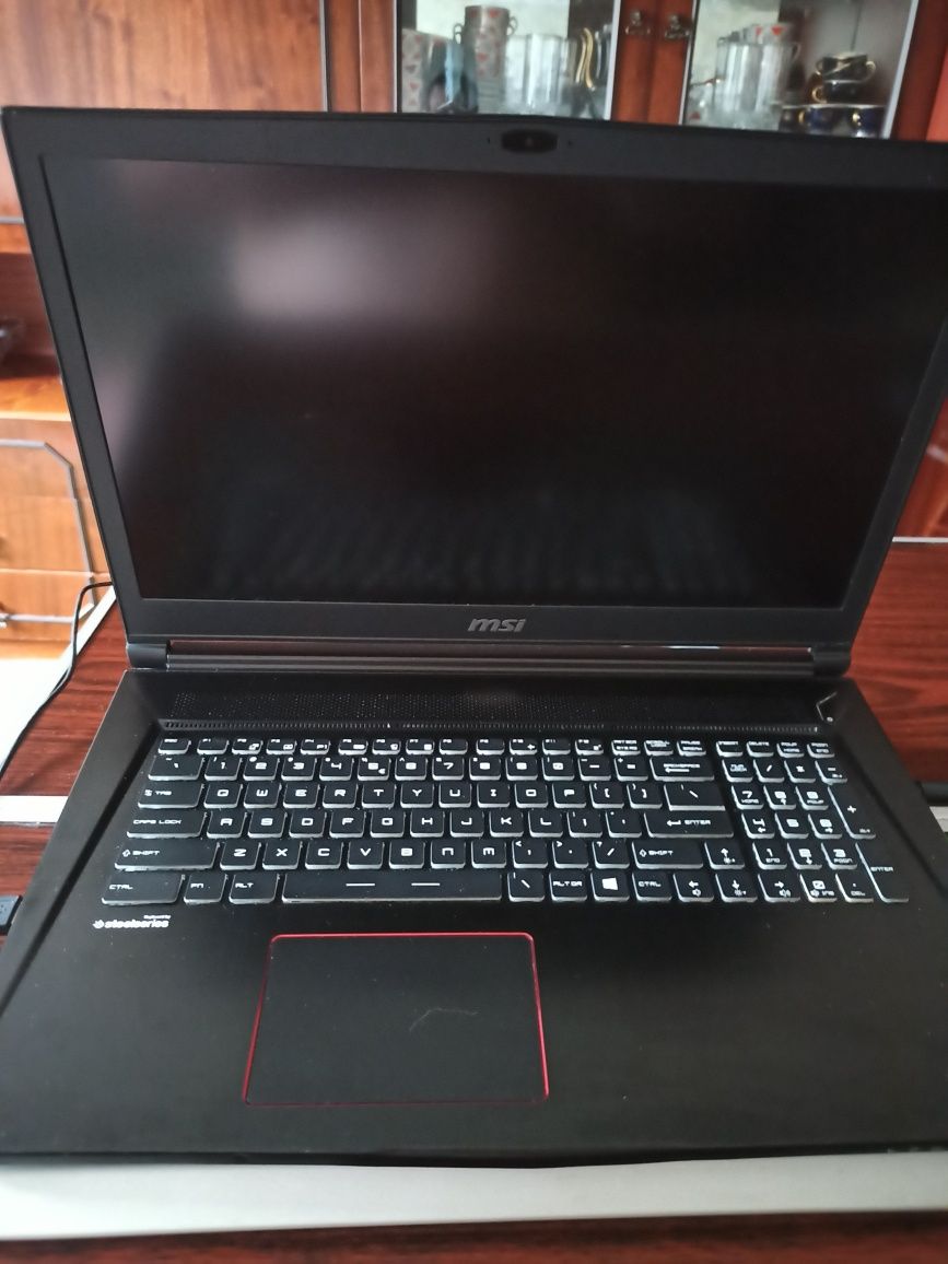 Срочно!Ноутбук MSI GS73VR