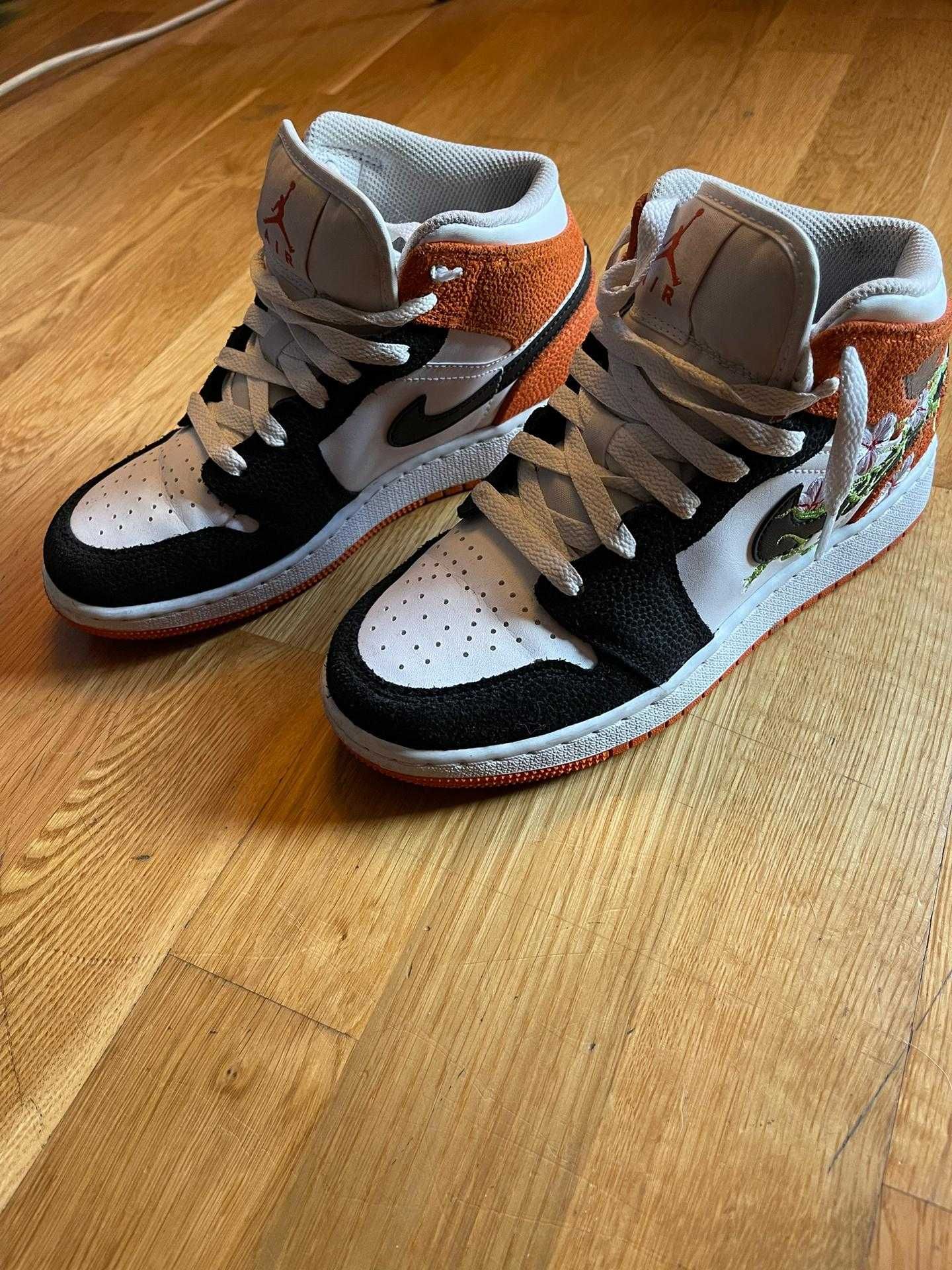 AIR JORDAN 1 MID "Basketball Blossom"