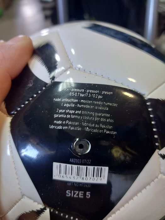 Футбольний м'яч Adidas Tiro Club Football №5 HT2430 .