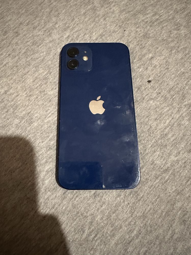 iphone 12.