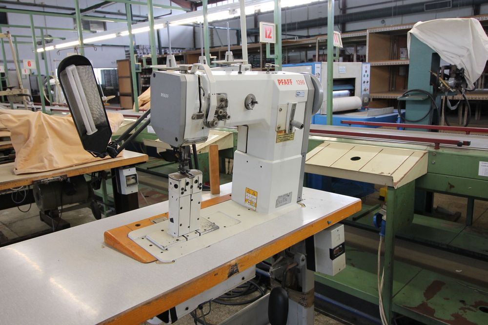 Máquina de costura PFAFF 1296