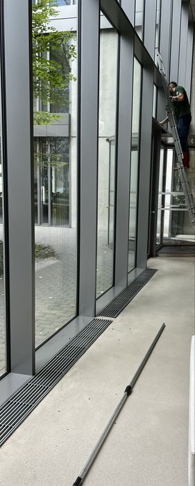 Profesjonalne mycie OKIEN, przeszkleń I fasad, balkonów