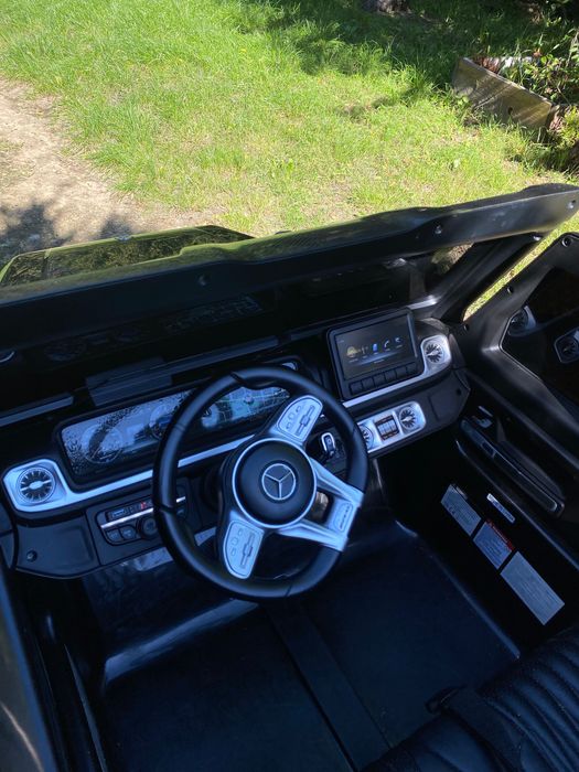 Auto na akumulator Mercedes G63 AMG – dwa miejsca, pilot