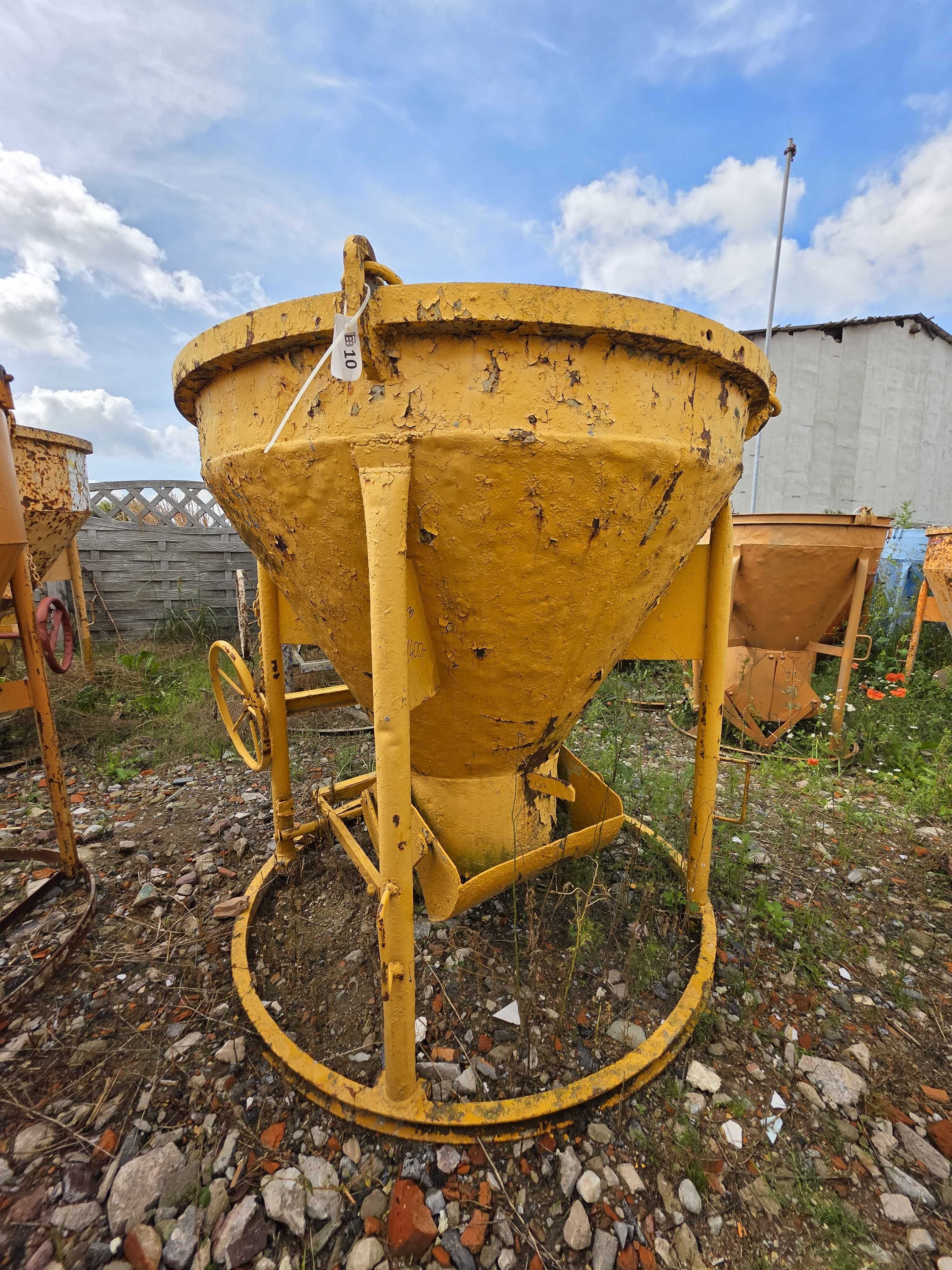 Pojemnik zbiornik dźwigowy beton Eichinger 750L kubeł betonowania 10