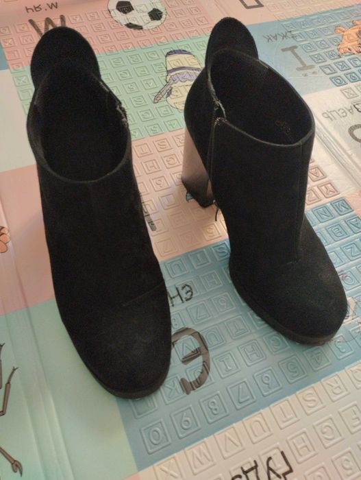 Демісезонні ботильйони черевики з натуральної замші, 39 розмір