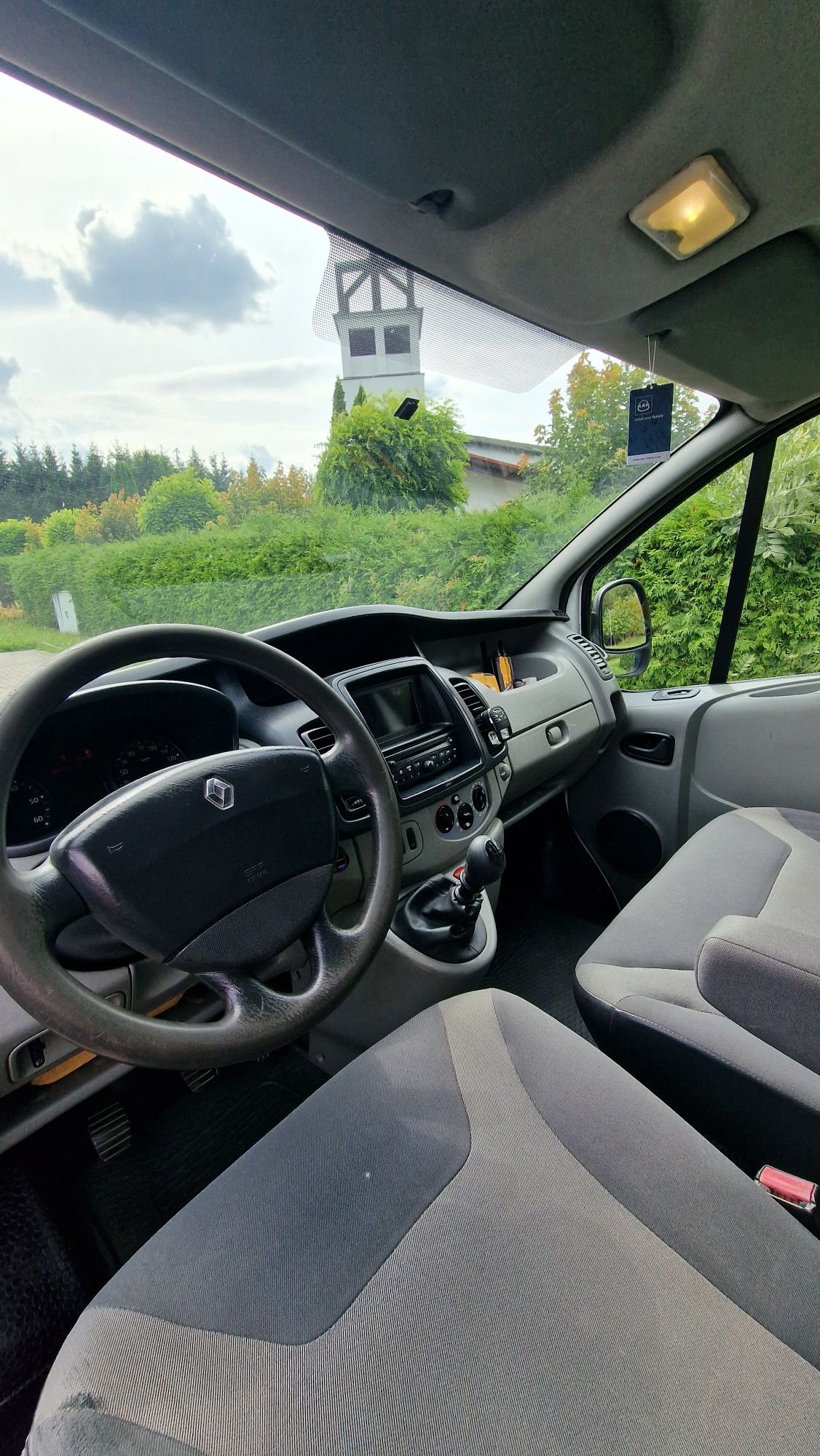 Renault Trafic L2H1 2.0 dci