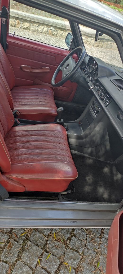 Mercedes Restaurado w115 220D
