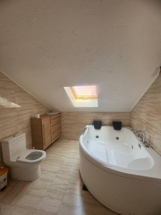 В продаже двухэтажный дом с ремонтом (209-993)