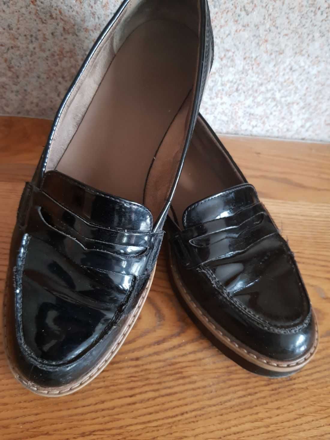 Lordsy mokasyny loafersy półbuty lakierki lakierowane