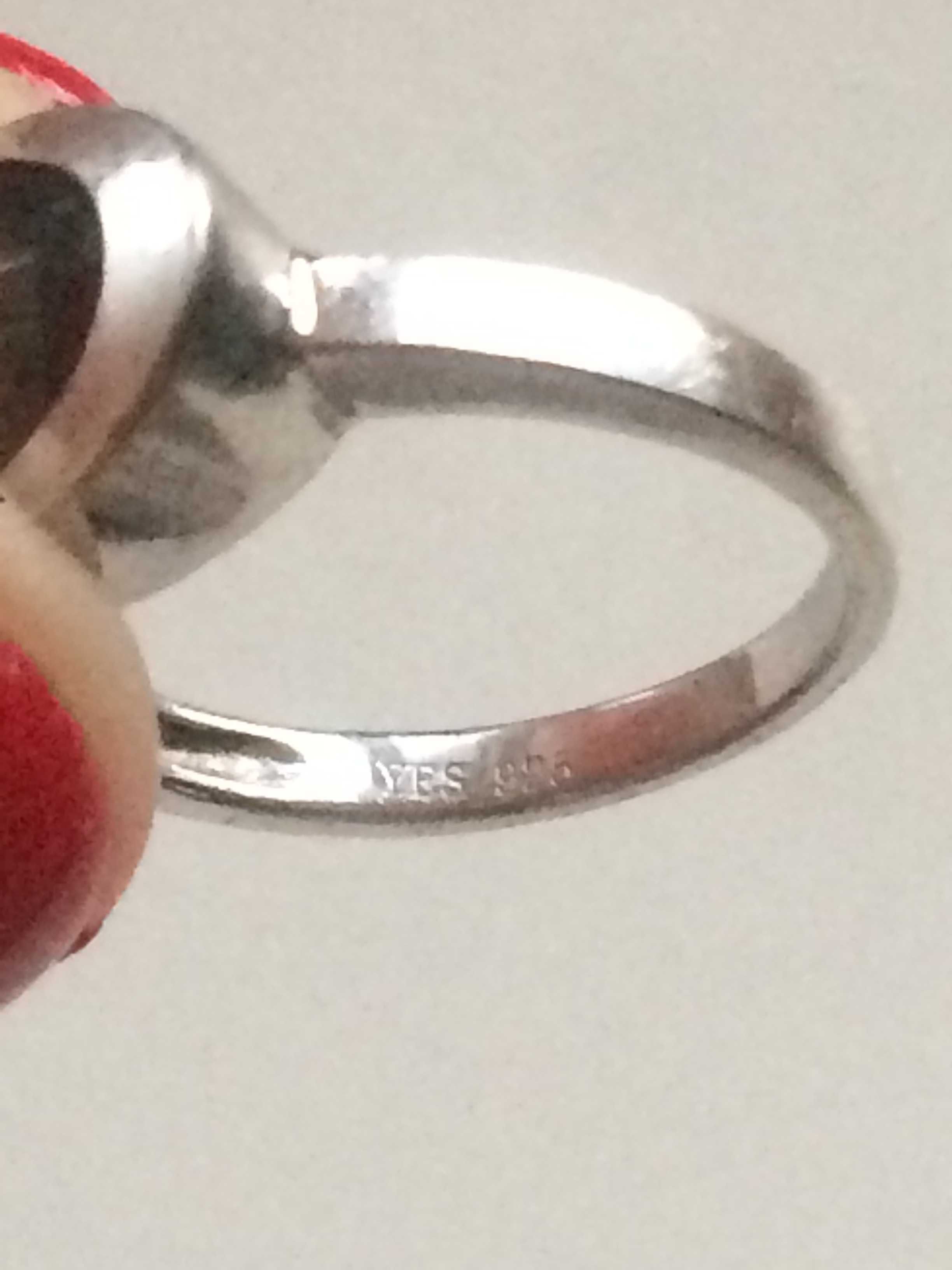 YES srebrny pierścionek z jasnozielonym oczkiem 925 roz 14