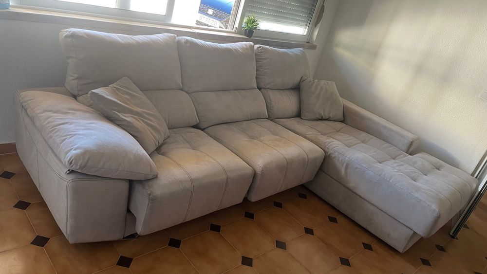 Sofá Premium 2 lugares com Chaise Longue