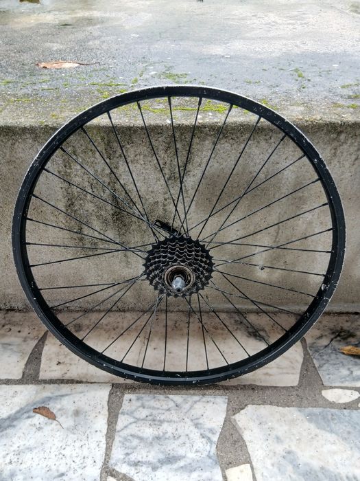 Ferramentas, peças e acessórios de bike