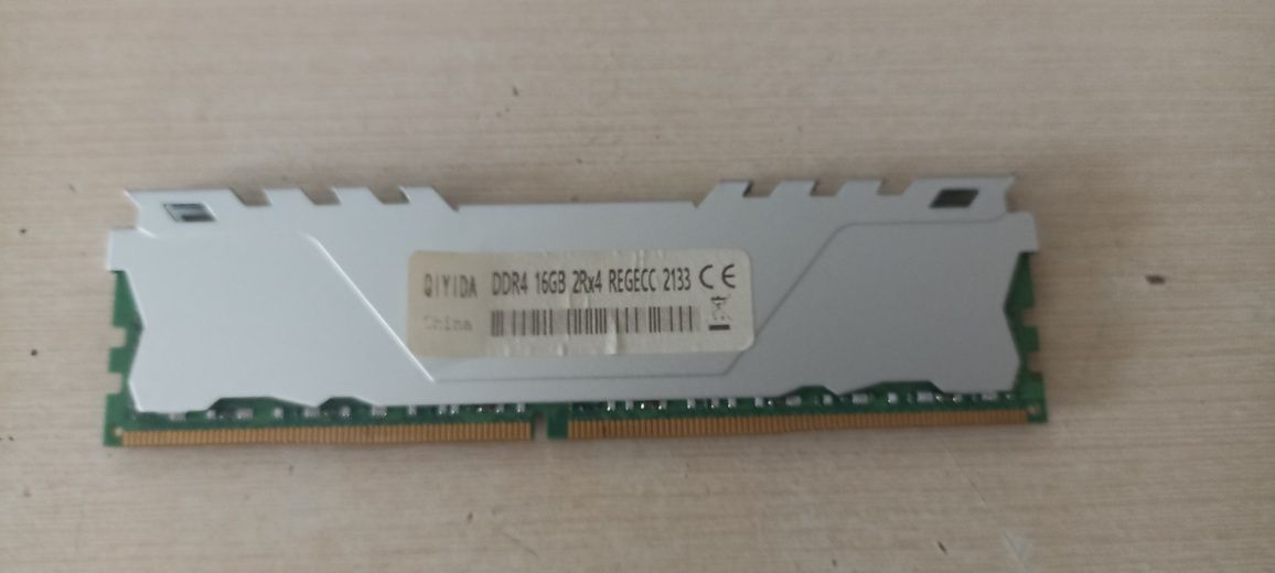 Qiyida ddr4 16gb 2Rx4 regecc 2133