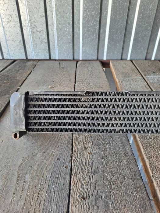 Радиатор масляный Мерседес Т1 БУС 207 208 209 307 308 309 310 408 410