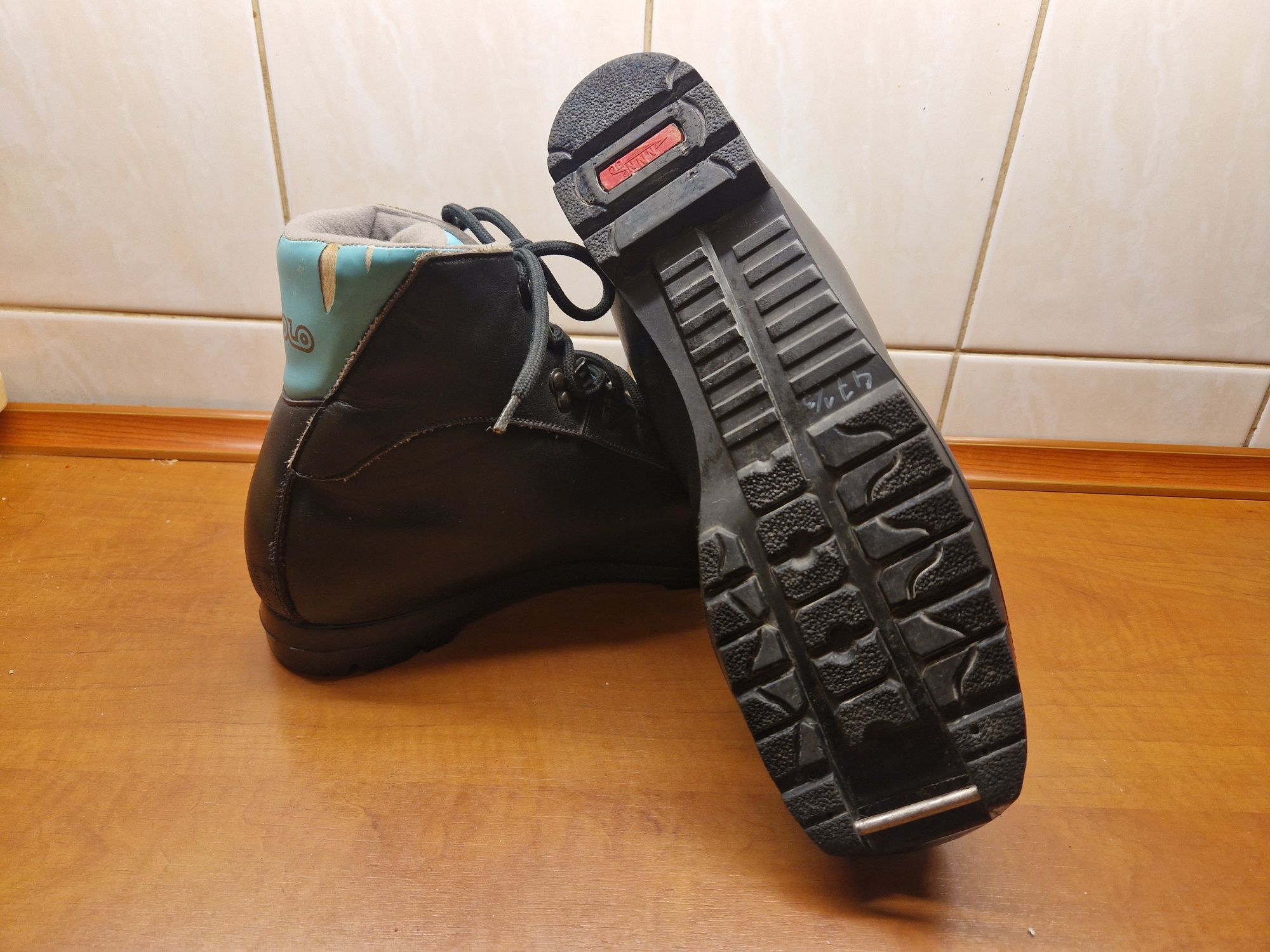 Buty do nart biegowych Asolo roz. 47 1/3 NnnBc