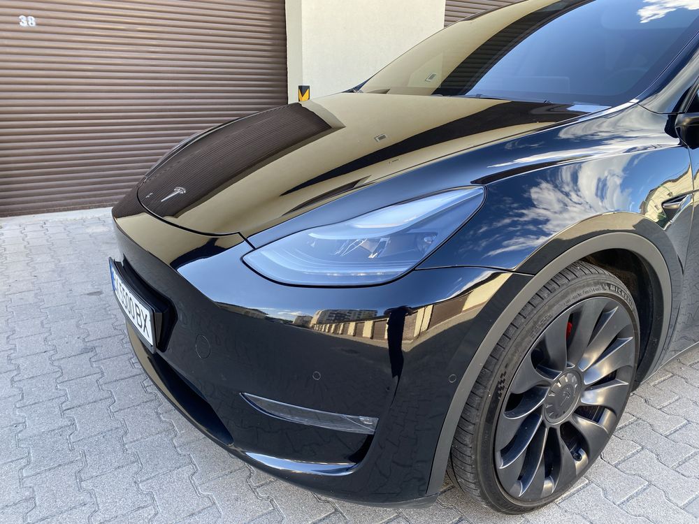 Продається /обмін на Нерухомість Tesla Y 2022 Perfomance