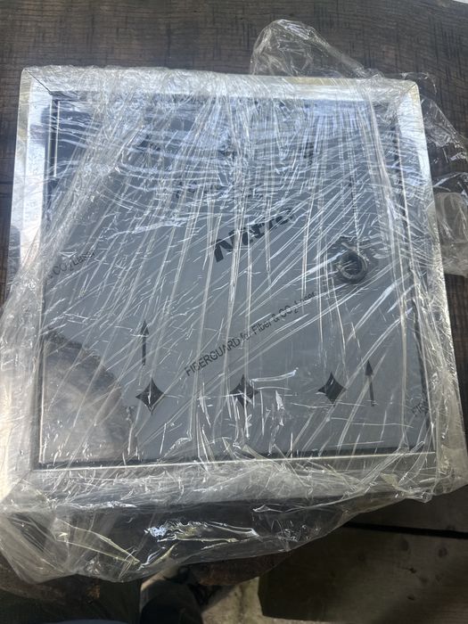 Drzwiczki rewizyjne 30x30  metalowe