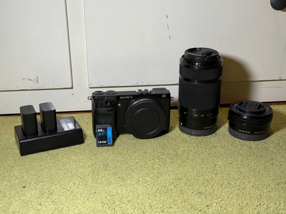 Sony Nex-7 com duas lentes e duas baterias